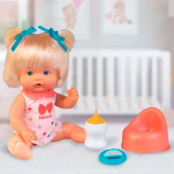 FAMOSA Nenuco Orinal Sorpresa- Muñecas